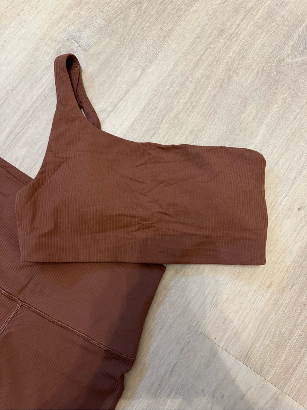 Lululemon High-Rise Ribbed Leggings in Brown and One shoulder sports bra set - Picture 3 of 4